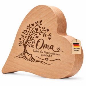 Geschenk für Oma – Holzherz mit Gravur „Liebe, die Generationen verbindet"