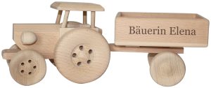 Holztraktor zum Spielen mit persönlicher Gravur Holztraktor zum Spielen mit persönlicher Gravur